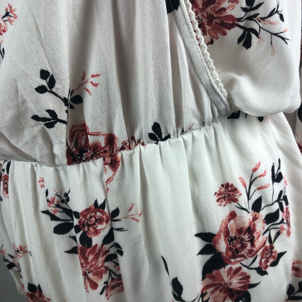 Kendall & Kylie Floral Romper Sz Medium - Picture 8 of 8